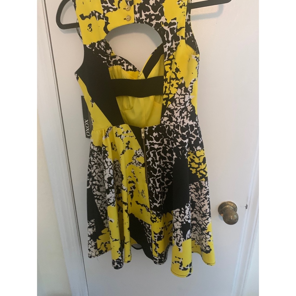 Dress - Picture 3 of 3
